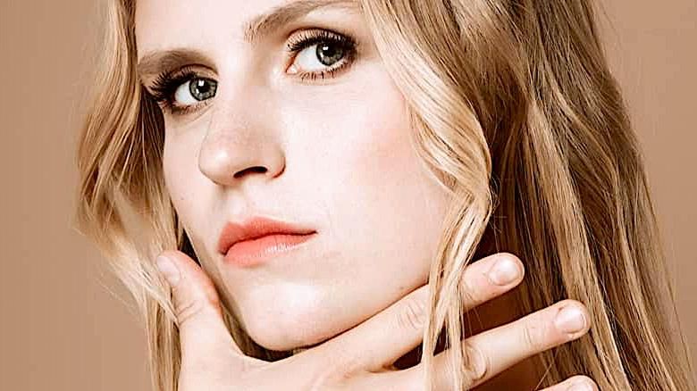 Natalka z M jak miłość nago