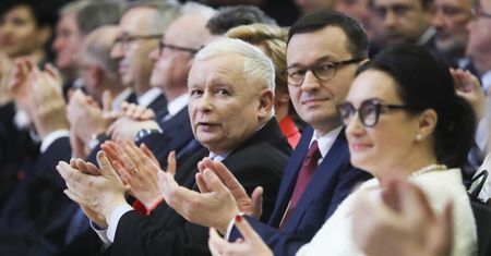 Prawo i Sprawiedliwość zdecydowanym liderem. Dobijają do 50 proc.
