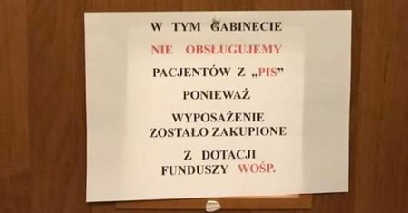 Wraca sprawa kartki "Nie obsługujemy pacjentów PiS". Śledztwa nie będzie
