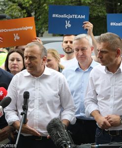 Marszałek Kuchciński lata do Rzeszowa, politycy PO - na wakacje. "Na posiedzenie Sejmu muszą przerwać urlopy"