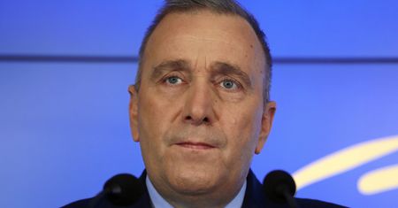 Grzegorz Schetyna: pochwaliłbym Szydło za to, że wytrzymała z Kaczyńskim
