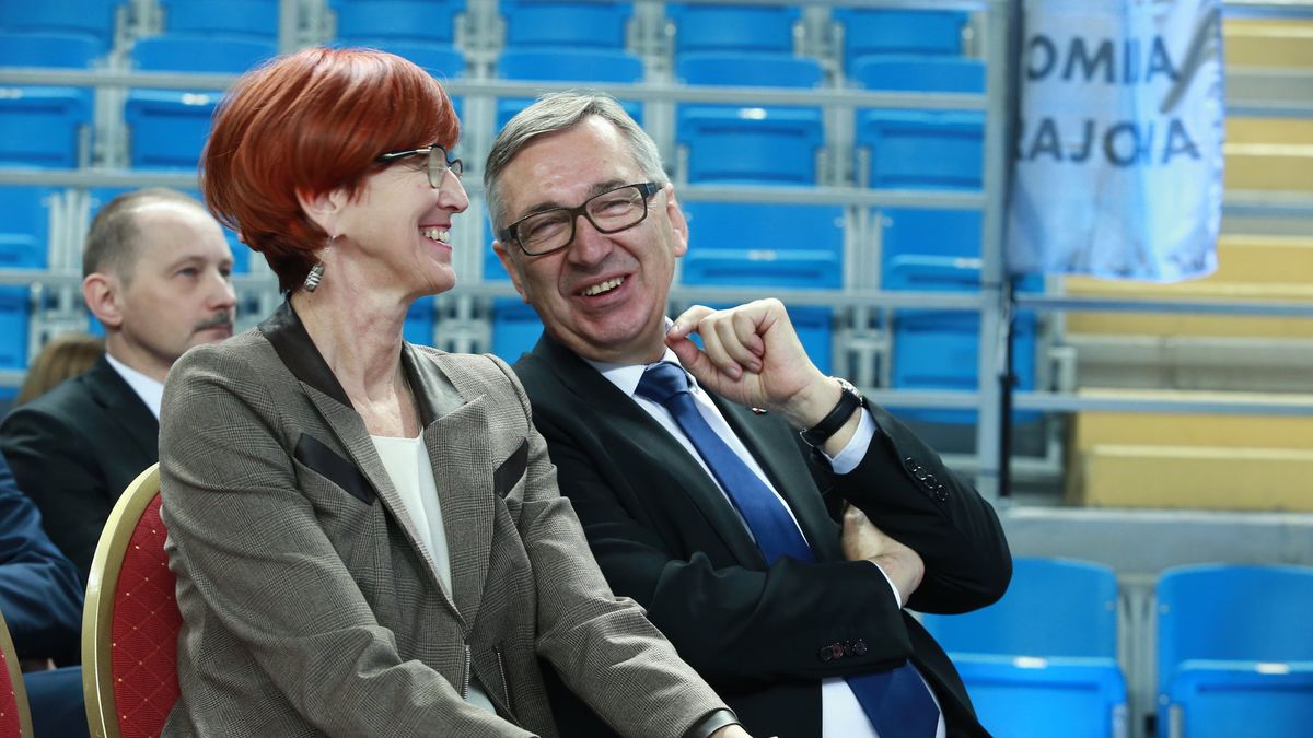 Minister pracy Elżbieta Rafalska i sekretarz stanu Stanisław Szwed.