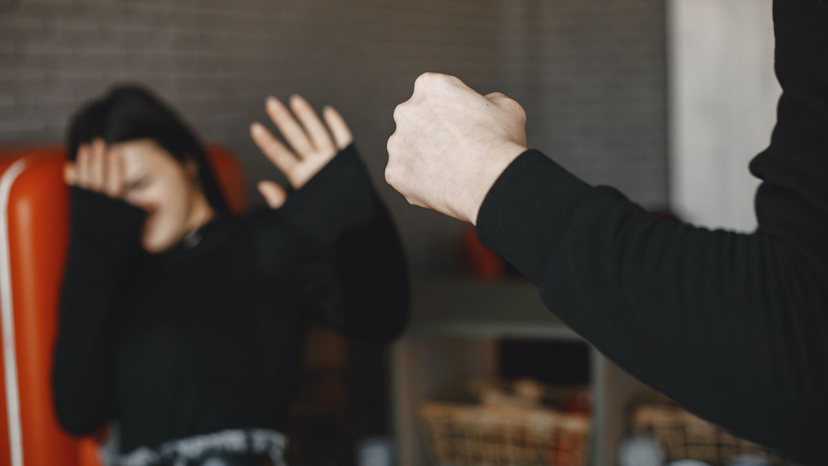 Kobieta i jej dwójka dzieci zostali wyrzuceni z mieszkania (zdjęcie poglądowe)