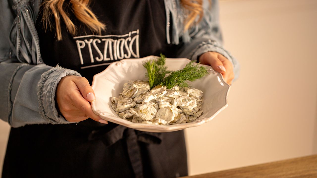 Nie musisz rezygnować z ulubionego dodatku do obiadu. Zimową mizerię zrób z tych ogórków