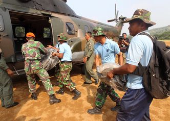 Katastrofa samolotu w Indonezji. Szukają ciał
