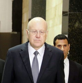 Premier Libanu chciał odejść. Prezydent go uprosił