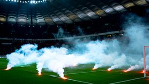 To kibice zablokowali wejście na stadion. Policja odsłania kulisy