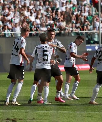 Legia Warszawa i Jagiellonia Białystok zaczynają fazę ligową. O takie pieniądze zagrają