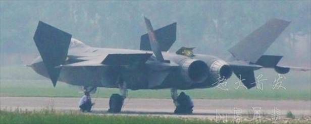 Nowe zdjęcia Chengdu J-20. Chińczycy pokazują swój supermyśliwiec 7