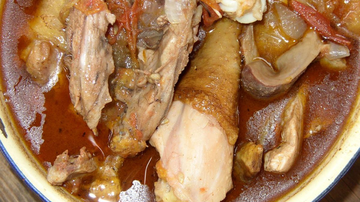 Duszony kurczak (samo ciemne mięso)