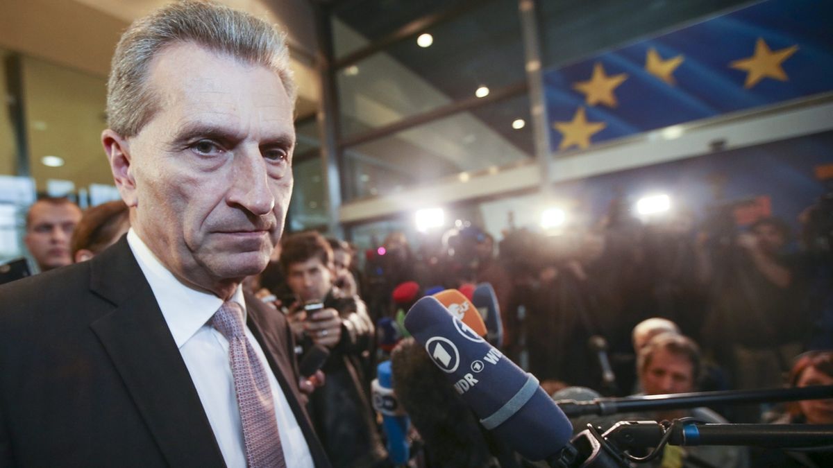 Gunther Oettinger, unijny komisarz ds. energii przed negocjacjami w Brukseli.