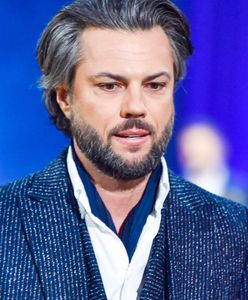 Olivier Janiak chwali się siwizną. Wygląda oszałamiająco