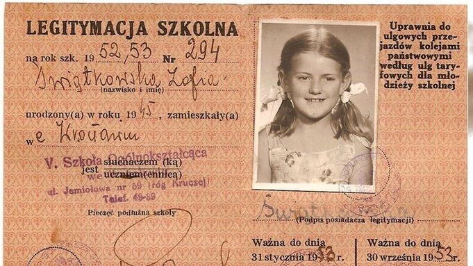 Wrocław. Tego się nie zapomina. Pierwszy dzień w szkolnej ławce. Legitymacja szkolna, niby podobna do dzisiejszych, ale wystawiona w 1952 roku (Archiwum prywatne)