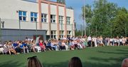 Warszawa: Nowoczesne boisko i skocznia dla uczniów
