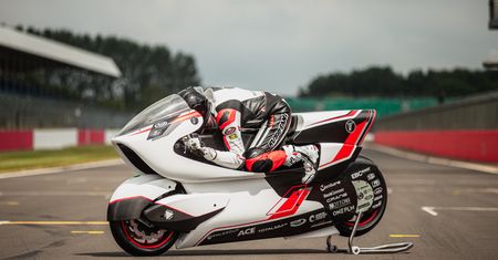 White Motorcycle Concepts chce pobić rekord prędkości dla motocykla elektrycznego
