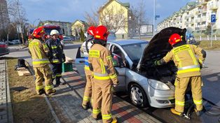 Tarnów: Przy ul. Marynarki Wojennej zapalił się samochód osobowy