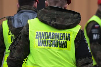 W lesie pod Radzyniem znaleziono szczątki obiektu latającego. Czym był?