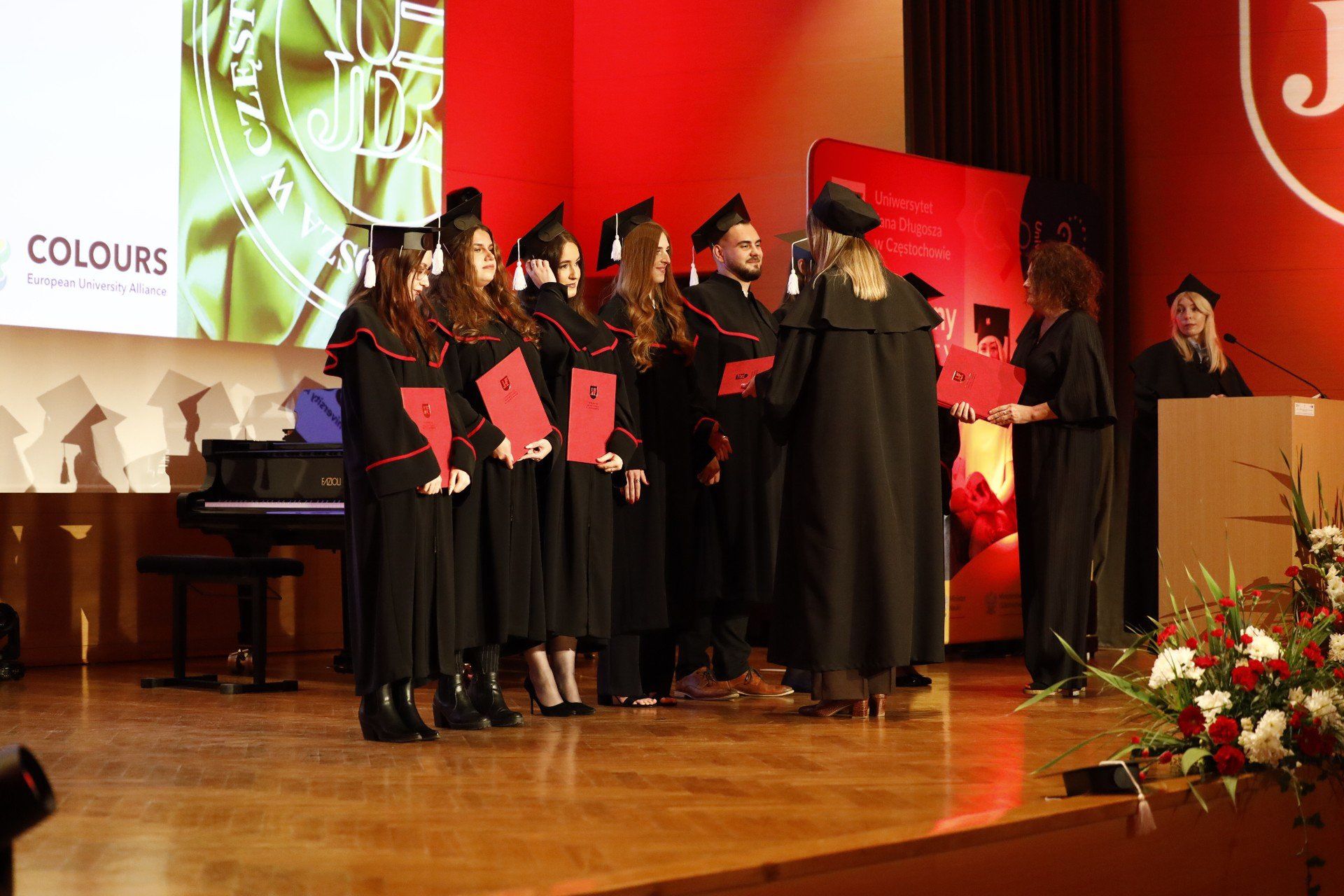 Rozdanie dyplomów absolwentom Wydziału Nauk Ścisłych, Przyrodniczych i Technicznych