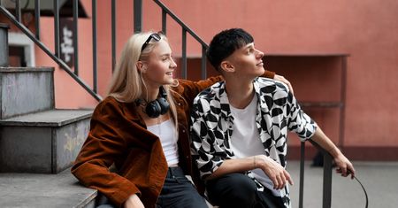Styl streetwear w kobiecym wydaniu – sneakersy damskie, które robią wrażenie