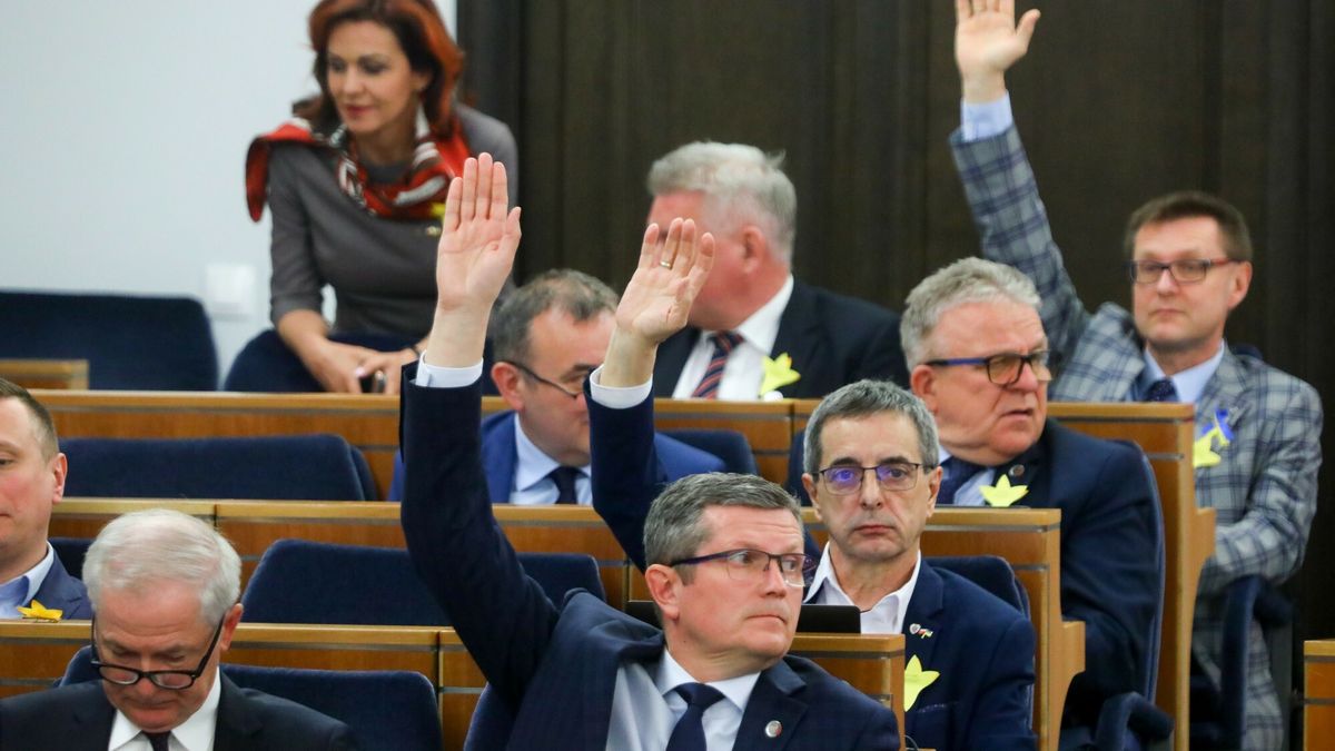 Senat przyjął z poprawkami tzw. ustawę sankcyjną 