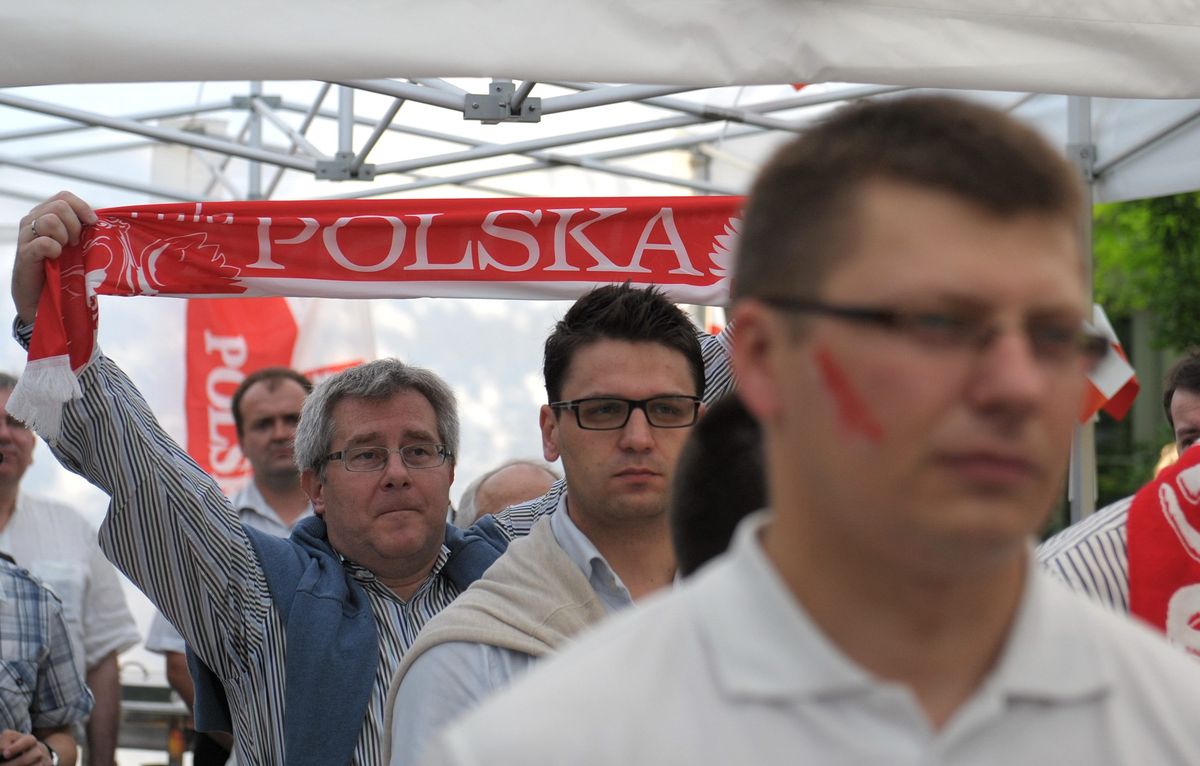 Czarnecki: "Po sukcesie siatkarzy w 2006 r. premier Kaczyński przyznał ponad 1 mln zł." Ile da Morawiecki?