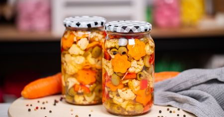 Domowe przetwory to nie tylko ogórki. Przygotuj włoską giardinierę, a nie pożałujesz