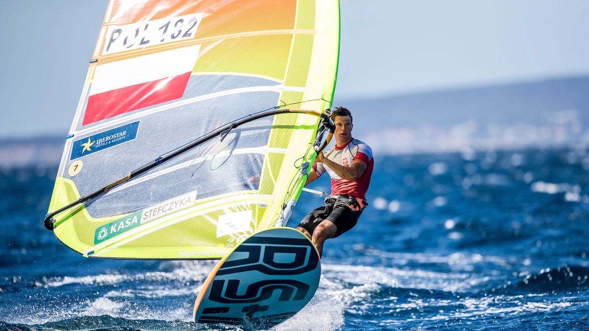 Materiały prasowe / Tomas Moya / Sailing Energy / Trofeo Princesa Sofia IBEROSTAR / Paweł Tarnowski podczas regat o Puchar Księżniczki Zofii w Palma de Mallorca (marzec-kwiecień 2017)