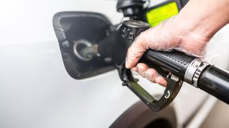 Goldman Sachs: wzrost cen paliw podbije inflację w Polsce. NBP nie zareaguje