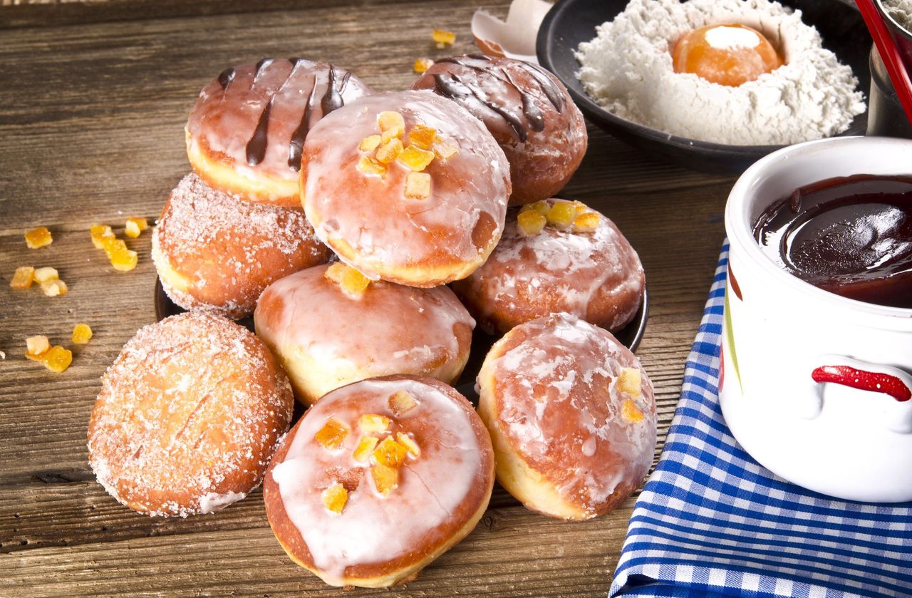 Kawa, herbata, a może sok? Czym popijać pączki?
