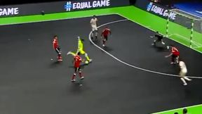 Futsal. Co za gol Krzysztofa Iwanka. Polski bramkarz ośmieszył Rosjan (wideo)