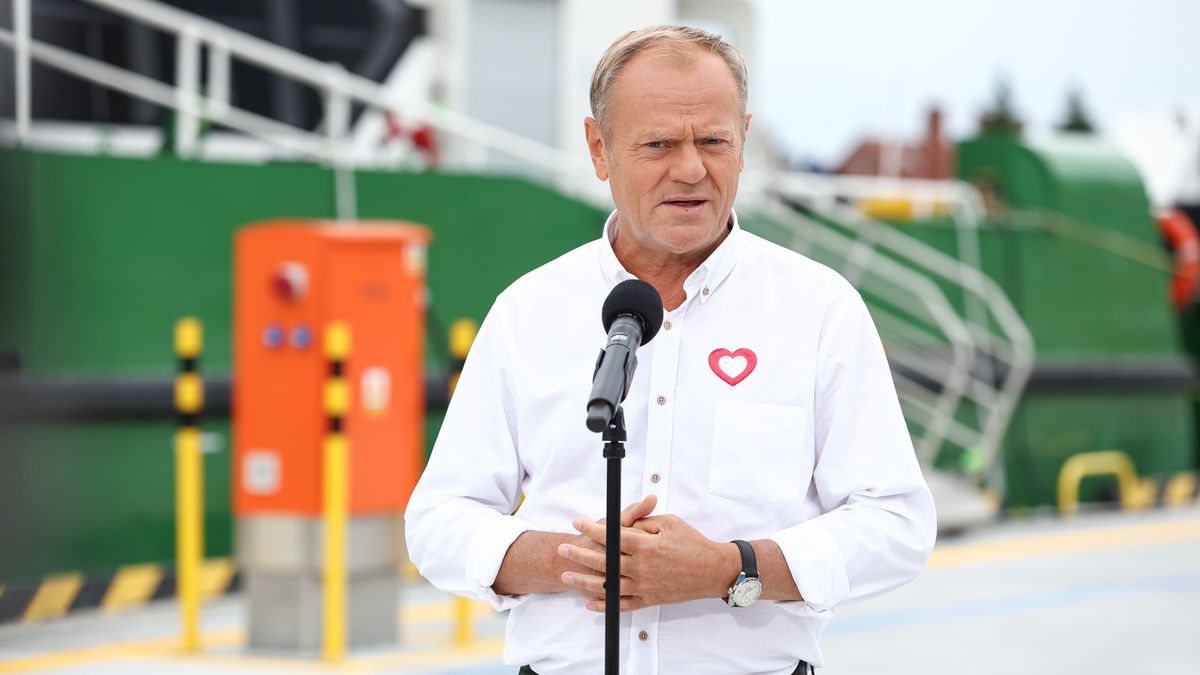 Donald Tusk
�eba, 08.08.2025. Premier Donald Tusk podczas wypowiedzi dla medi�w, w ramach wizyty na morskiej farmie wiatrowej Baltic Power w �ebie, 8 bm. (mr) PAP/Piotr Matusewicz
Piotr Matusewicz
baltic power, farma, farma wiatrowa, konferencja prasowa, morska, polityk, polityka, premier, premier rp, wiatrowa, wizyta