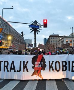 Strajk Kobiet. Protest w Warszawie na rondzie de Gaulle'a