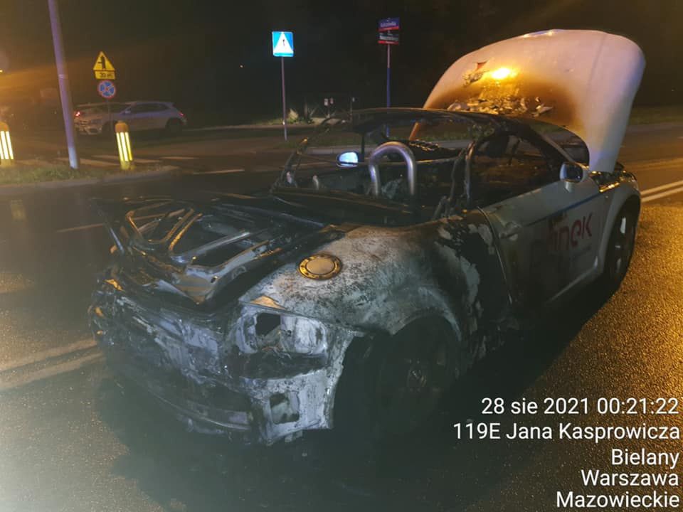 Warszawa. Na Bielanach spłonął samochód