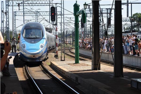 W niedzielę rano startuje pendolino