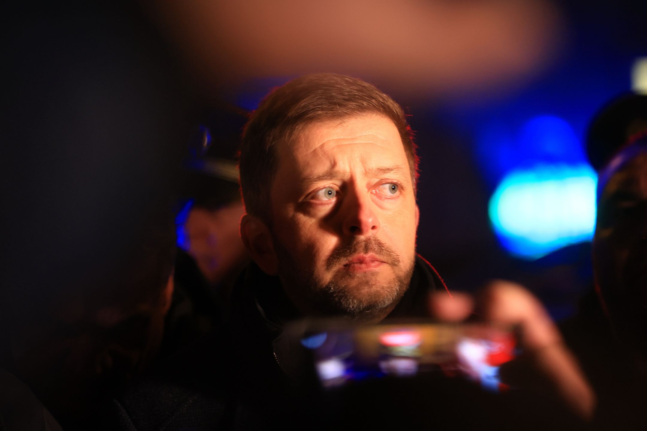 Several dead and dozens injured in central Prague University shooting
epa11040057 Interior Minister Vit Rakusan(C) speaks to the press near the scene of a shooting at Charles University in central Prague, 21 December 2023. According to the Police President, Martin Vondrasek, there are more than 15 people dead and 24 injured, but that these may not be final numbers. According to Czech police the perpetrator of  was a 24 year-old Charles University student.  EPA/MARTIN DIVISEK 
Dostawca: PAP/EPA.
MARTIN DIVISEK