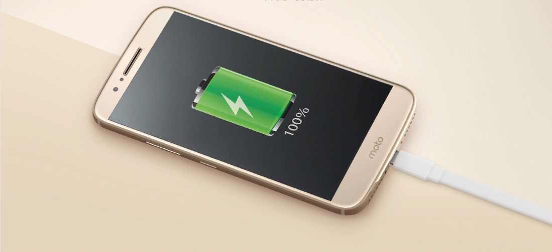 Lenovo Moto M oficjalnie. Chiński design i "bezpieczne, szybkie ładowanie" 4