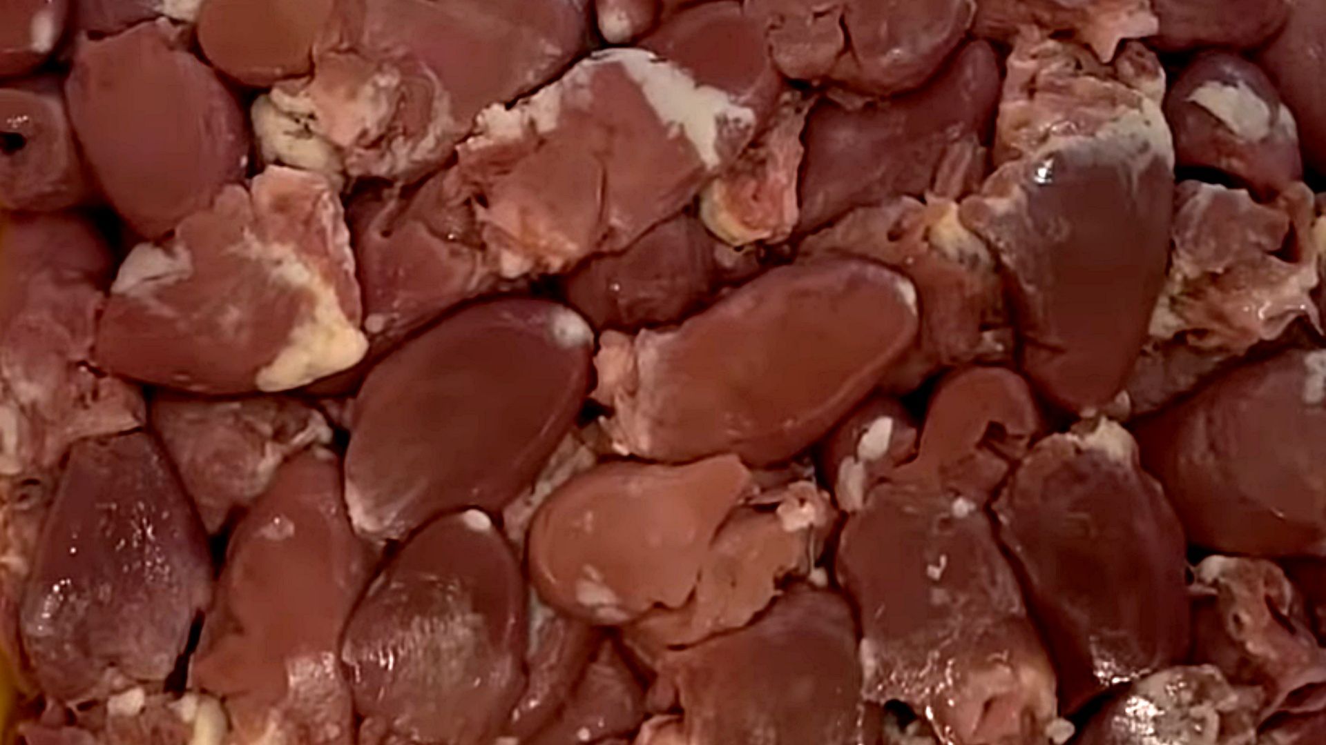 Serca drobiowe dostarczają pełnowartościowe białko, witaminy z grupy B, żelazo, cynk i koenzym Q10.