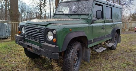 Policja wyprzedaje auta. Jest perełka od sił specjalnych