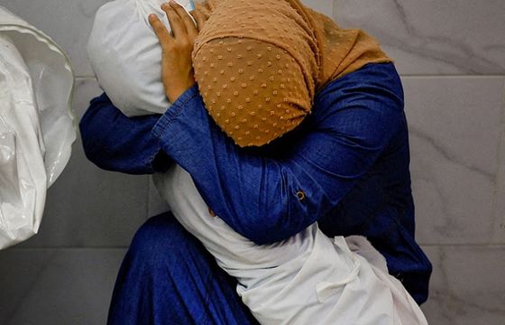 World Press Photo 2024: na zdjęciu roku palestyńska kobieta opłakuje śmierć 5-latki