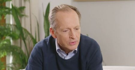 Konrad Piasecki opowiedział o uzależnieniu mamy od leków. "Ku przestrodze"