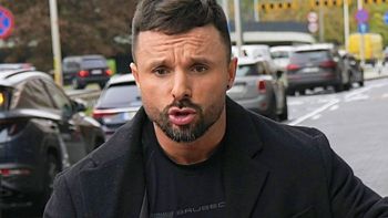 Qczaj wyjawił detale niełatwego dzieciństwa. "BICIE było sposobem na wychowywanie"
