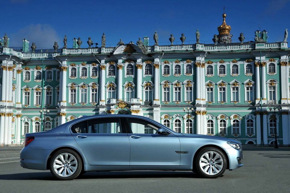 BMW serii 7 na rok 2013 - megagaleria niemieckiego okrętu flagowego 124