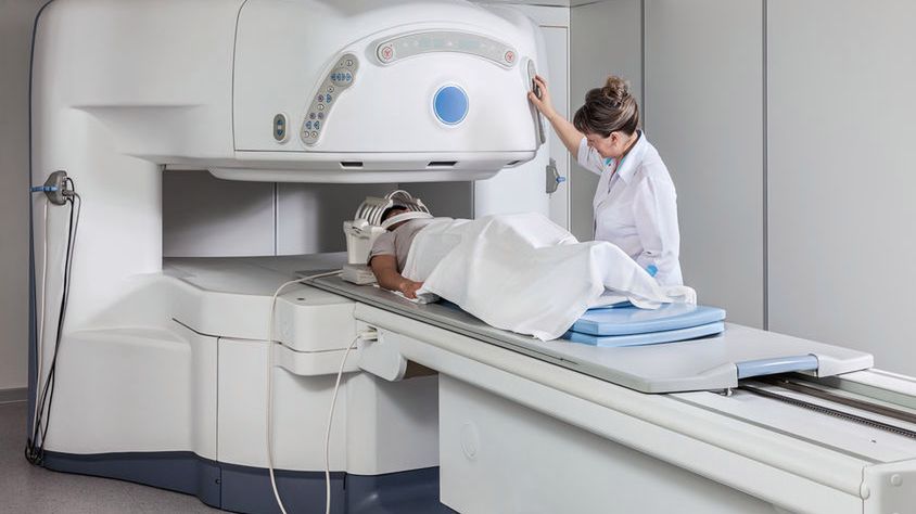 Ognisko hipodensyjne, czyli zmiana, jaką można zaobserwować w zapisie tomografii komputerowej, oznacza obniżoną gęstość promieniowania RTG.