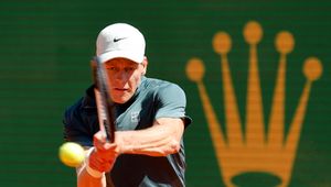 Awans ze skazą. Koniec rekordowej serii Jannika Sinnera