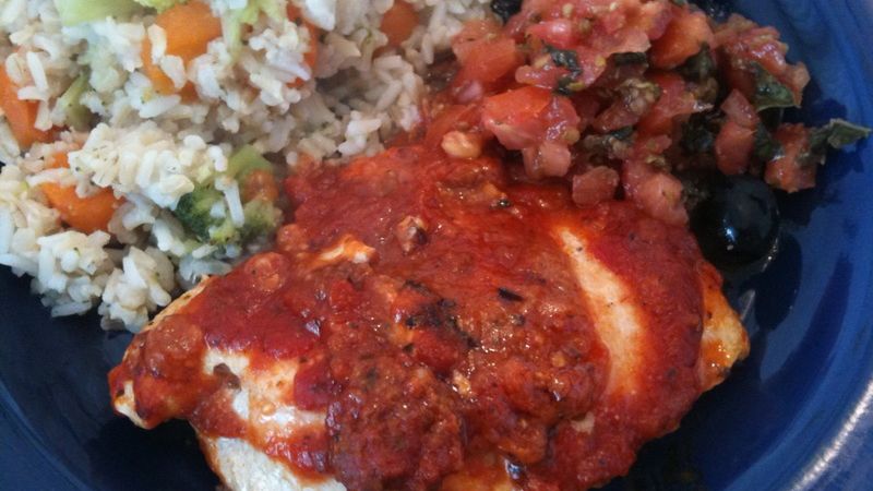 Duszona pierś z kurczaka (mięso i skóra)