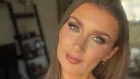 "Oszałamiająco". Byli pod wrażeniem, jak się ubrała do pracy