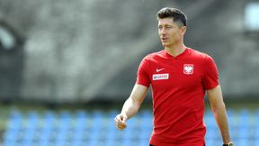 Robert Lewandowski z dziećmi na zgrupowaniu. To zdjęcie łapie za serce
