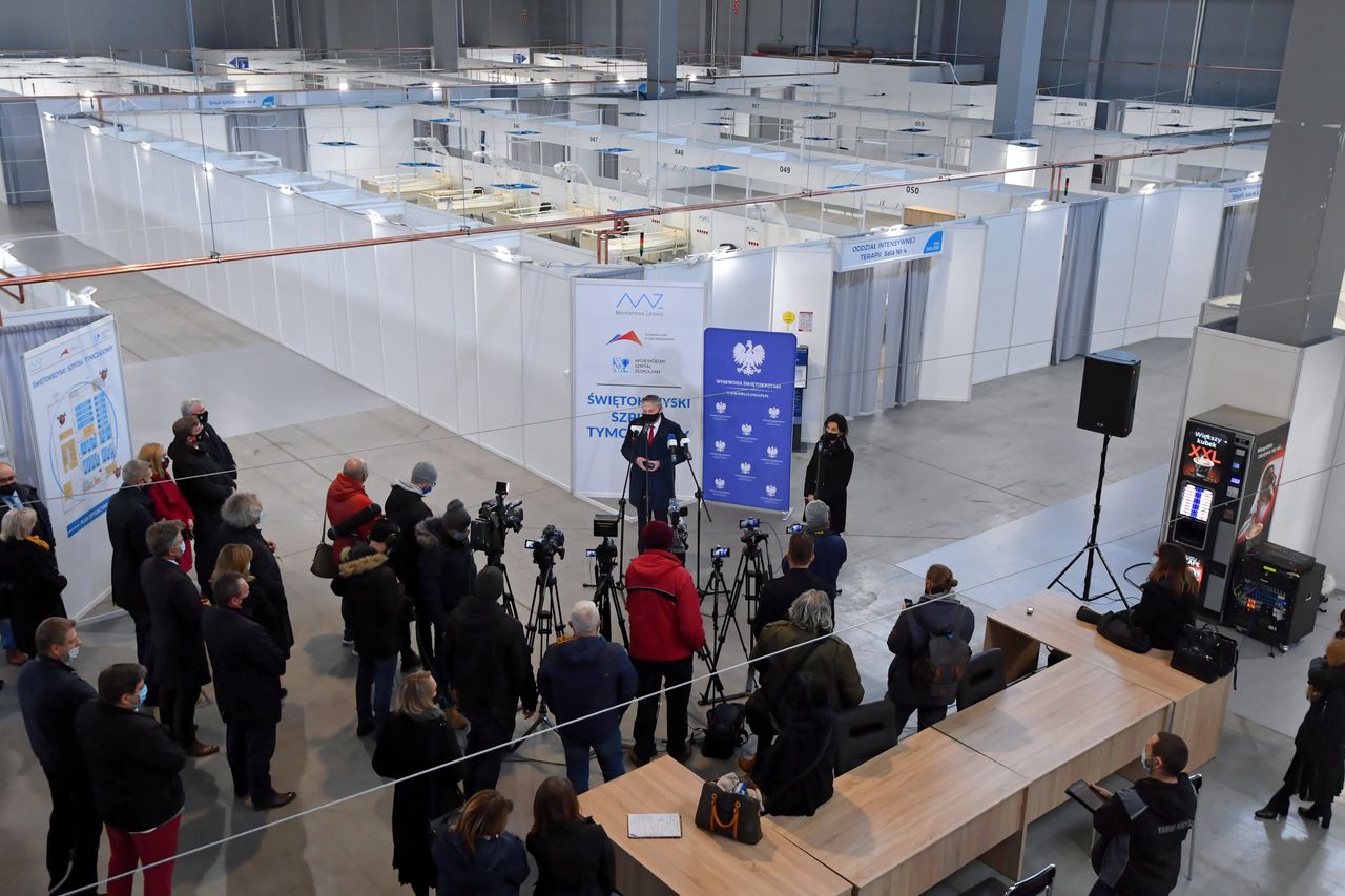 Koronawirus. Zamiast szpitali tymczasowych są szpitale widma