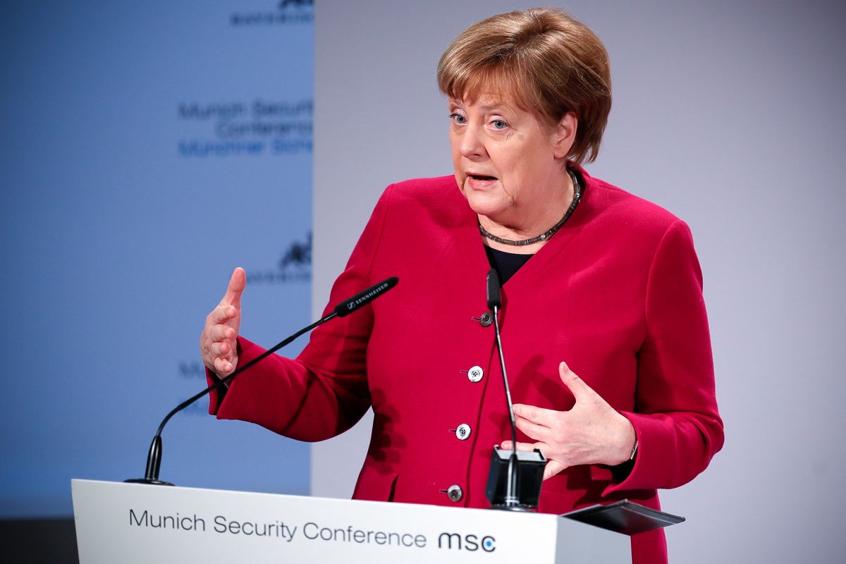 Merkel w Monachium: Nasz świat rozpadł się na wiele małych kawałków