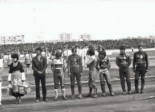 Reprezentacja Bułgarii w składzie: Georgi Peev (trener), Veselin Markov, Angel Eftimov, Nikolaj Manev, Milczo Manev, Zdravko Jordanov, Vergil Krastev Simeonov.